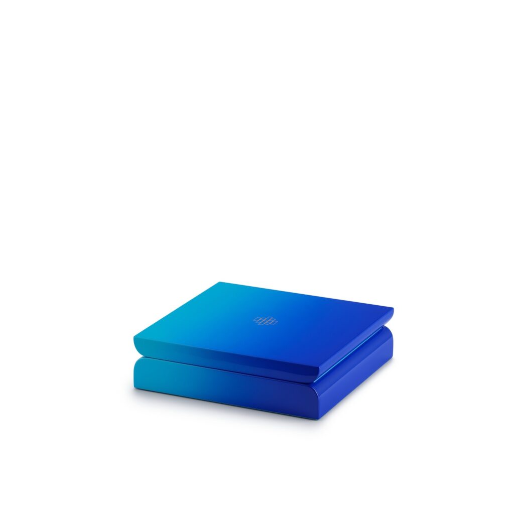 Moonbow square box size M