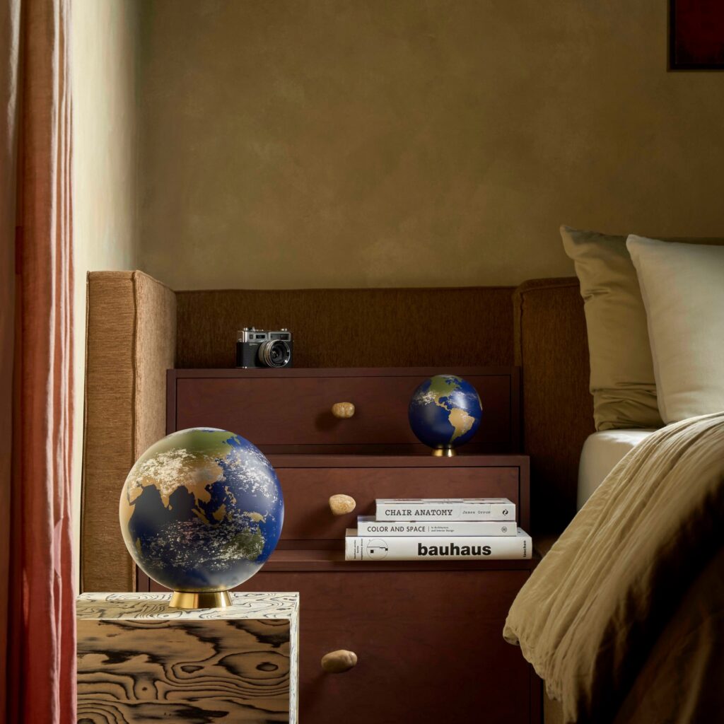 Globetrotter globe size M — 2