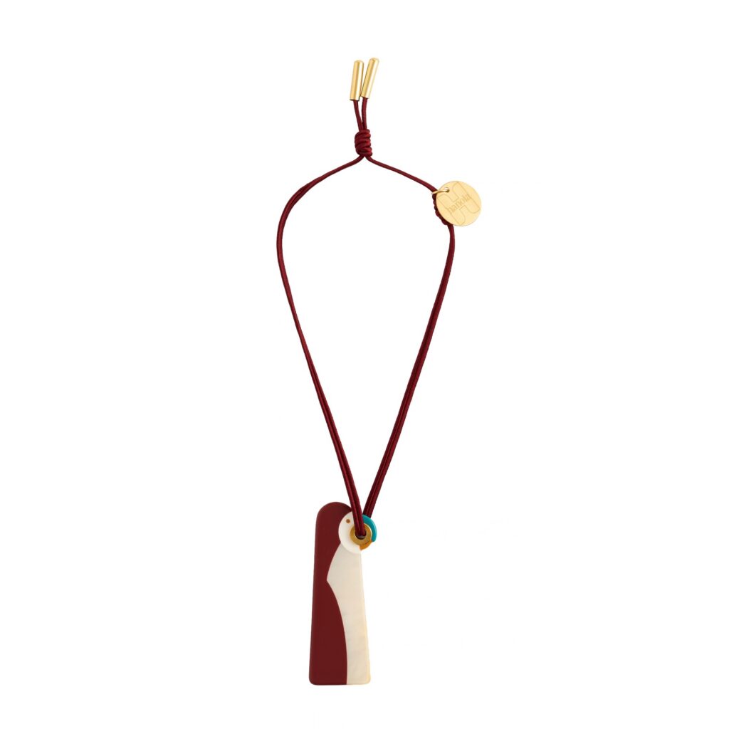 Parrot-dise charm