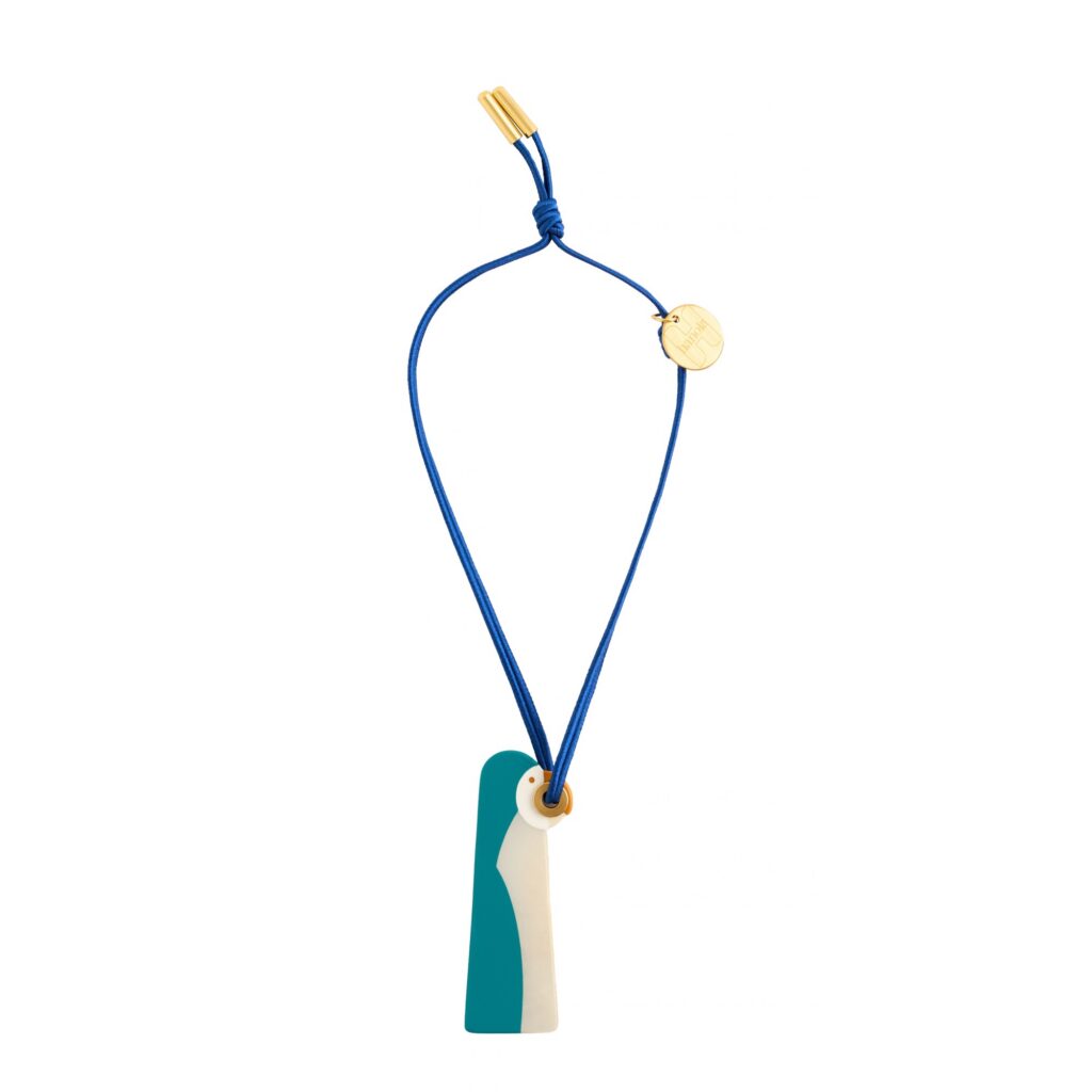 Parrot-dise charm