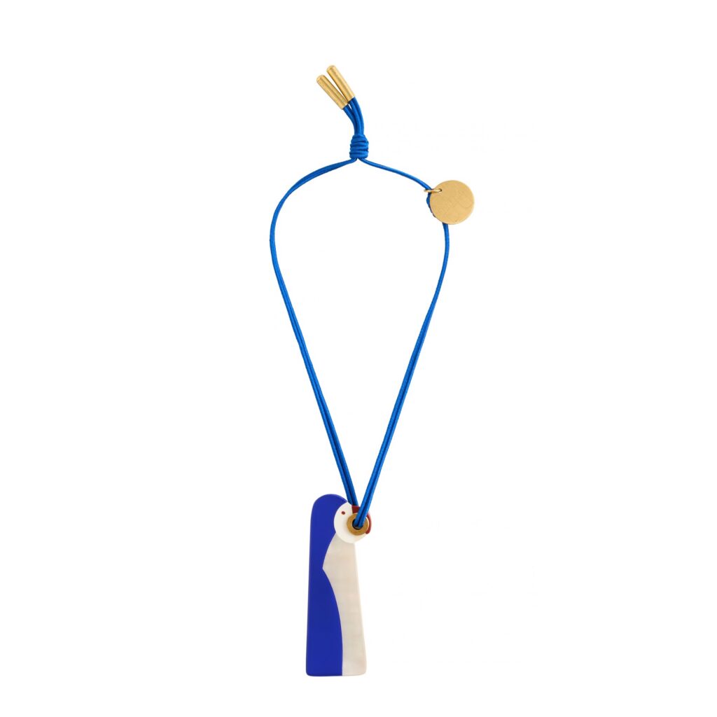 Parrot-dise charm