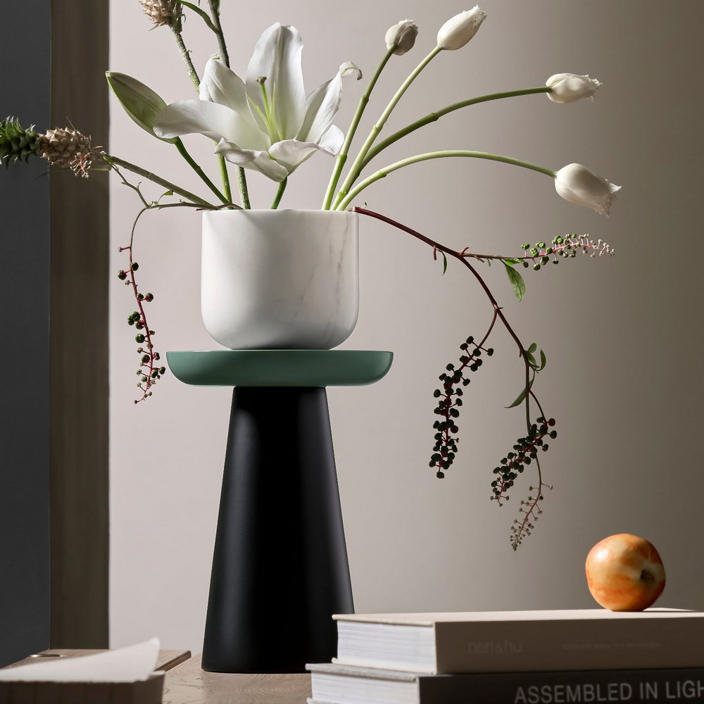 Hanoia lacquer vase designed with Guillaume Delvigne